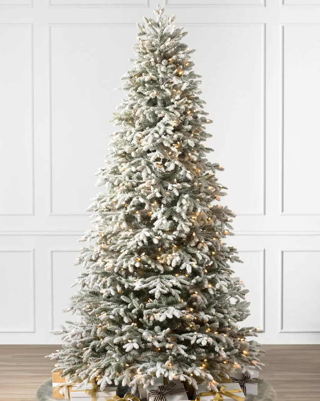 Árvore Natal Nevada Luxo com LEDs, Efeito Neve, Ramos Volumosos