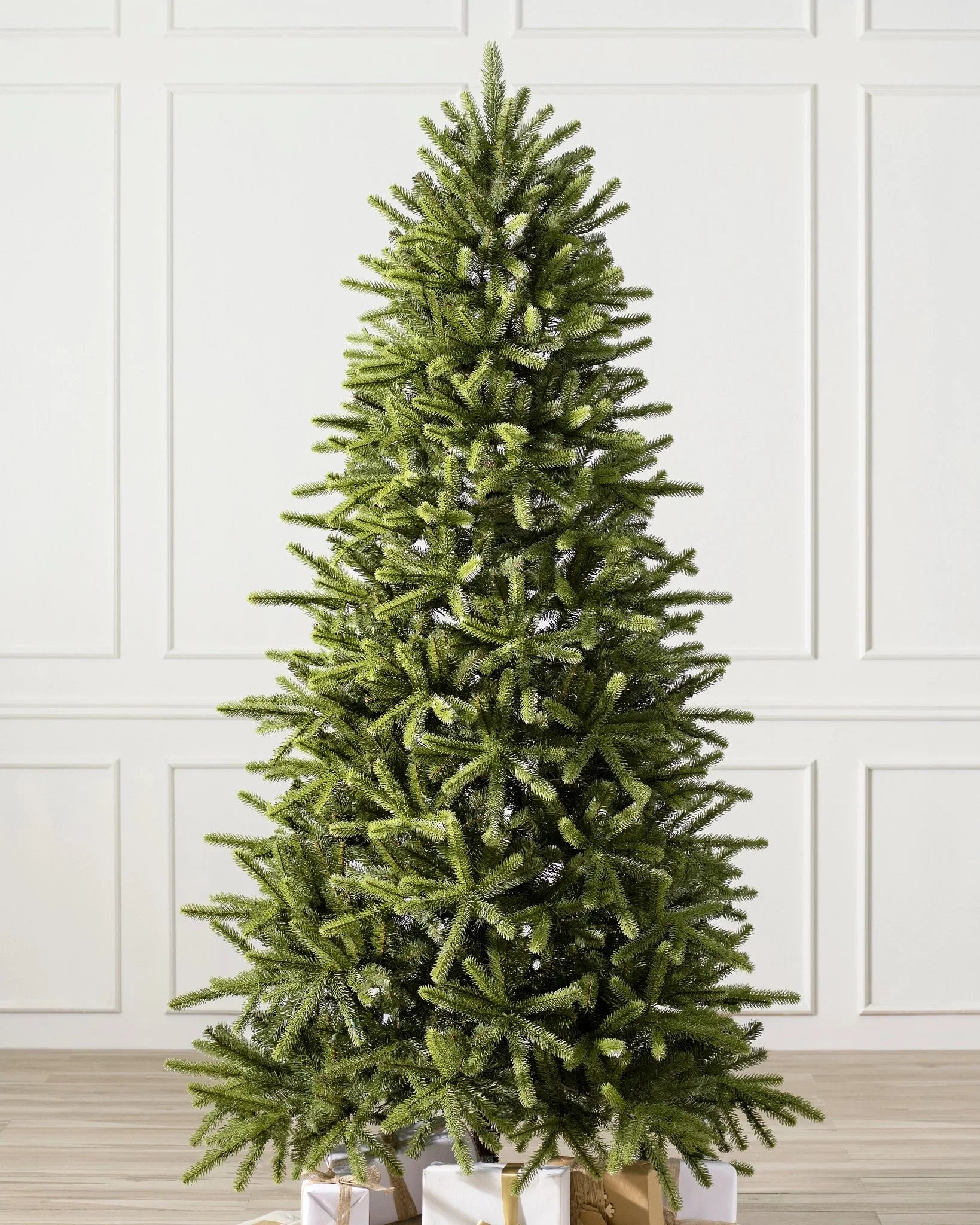 Árvore de Natal Luxuosa com LEDs Integrados, Galhos Realistas e Fácil Montagem