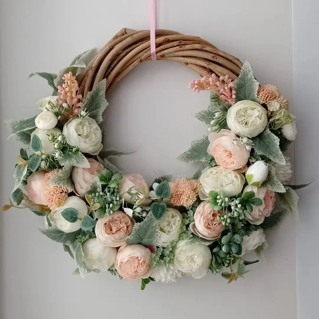 Guirlanda Natalina Luxuosa 50cm: Pinhas, Brilhos e Luzes LED para Porta Festiva