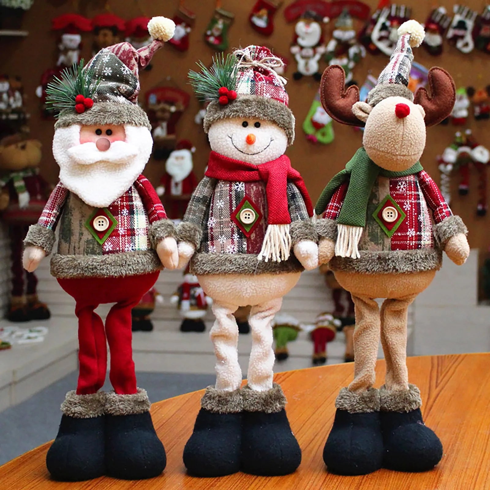 Conjunto Decorativo Natalino Premium: Papai Noel, Rena e Boneco de Neve Extensíveis
