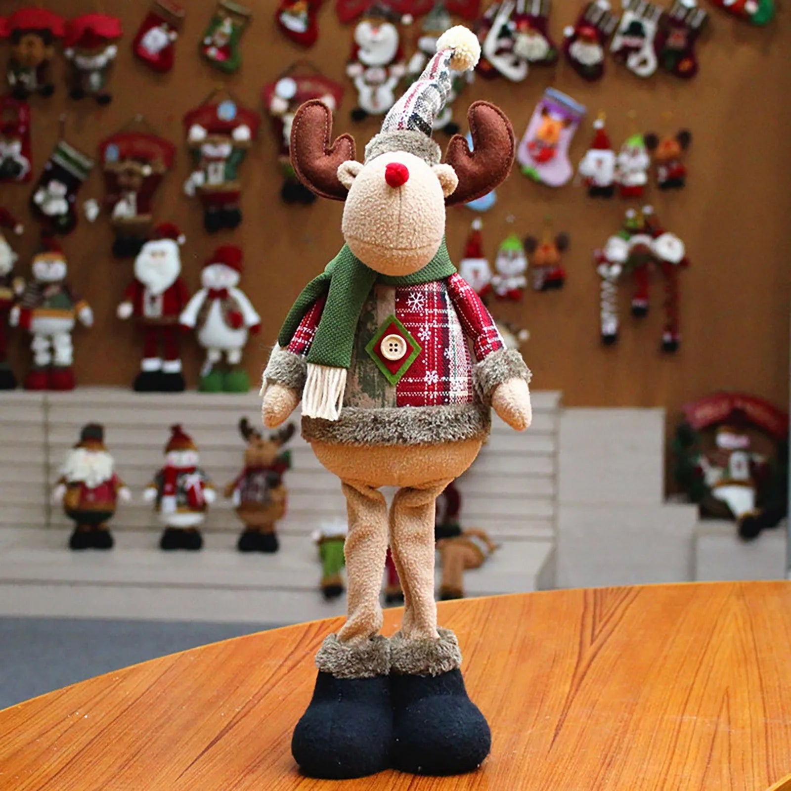 Conjunto Decorativo Natalino Premium: Papai Noel, Rena e Boneco de Neve Extensíveis