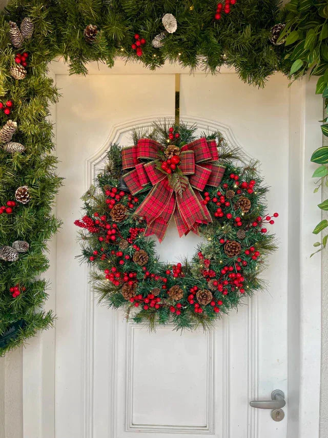 Guirlanda Natalina Farmhouse 60cm LED: Decoração Premium para Porta e Entrada